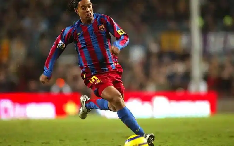 经纪人通过 经纪人通过